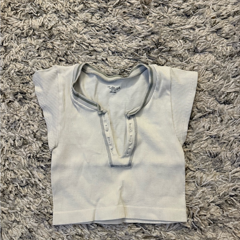 URBAN OUTFITTERS Ribbed Crop Top